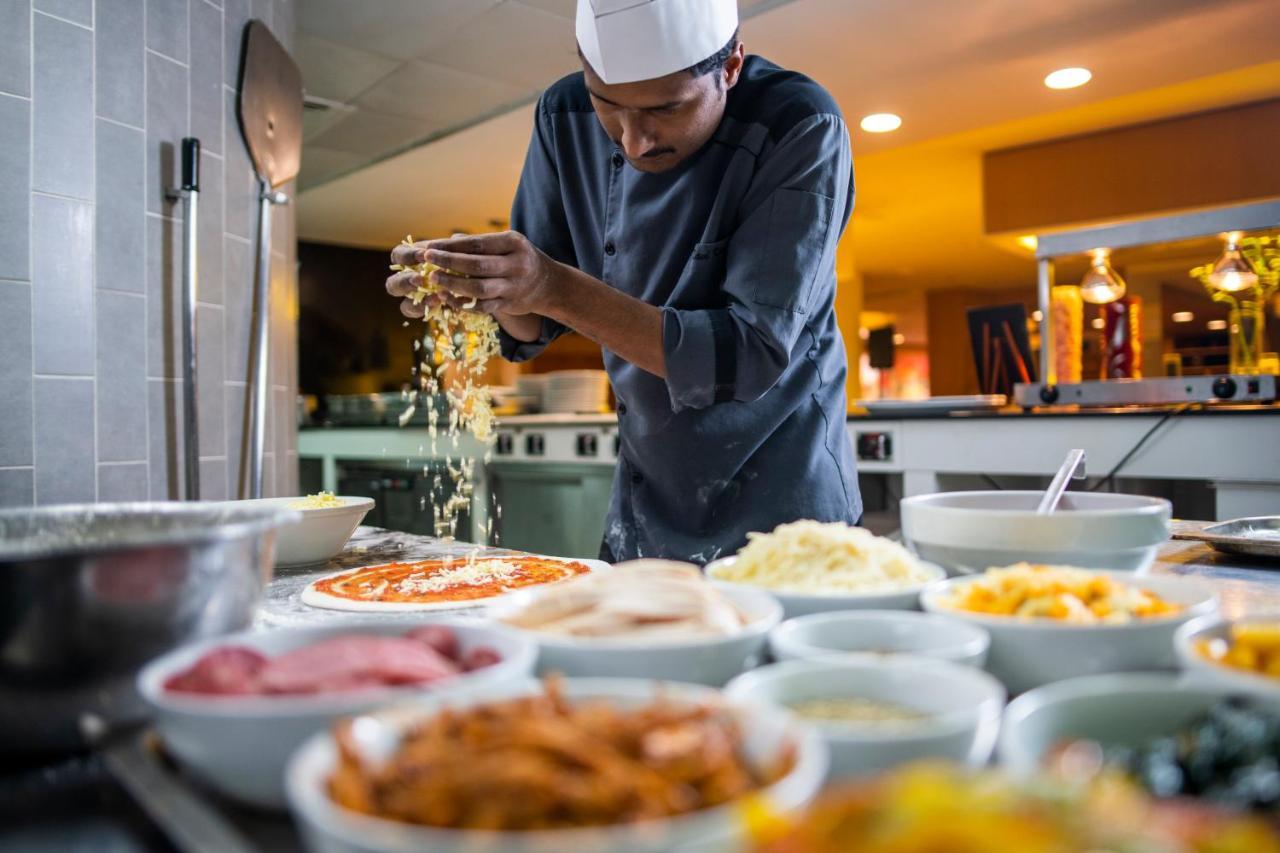 Holiday Inn Muscat Alseeb By Ihg Zewnętrze zdjęcie